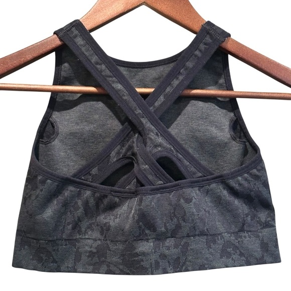 Gymshark Adapt Seamless Black Sports Bra Padded Women’s Size Medium - Picture 4 of 5